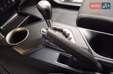 Внедорожник / Кроссовер Toyota RAV4 2013 в 