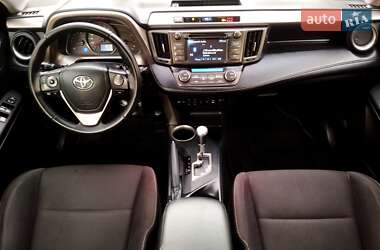 Внедорожник / Кроссовер Toyota RAV4 2013 в 