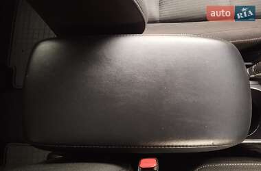 Внедорожник / Кроссовер Toyota RAV4 2013 в 