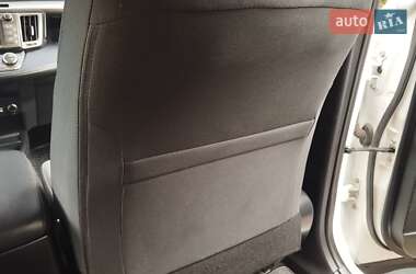 Внедорожник / Кроссовер Toyota RAV4 2013 в 
