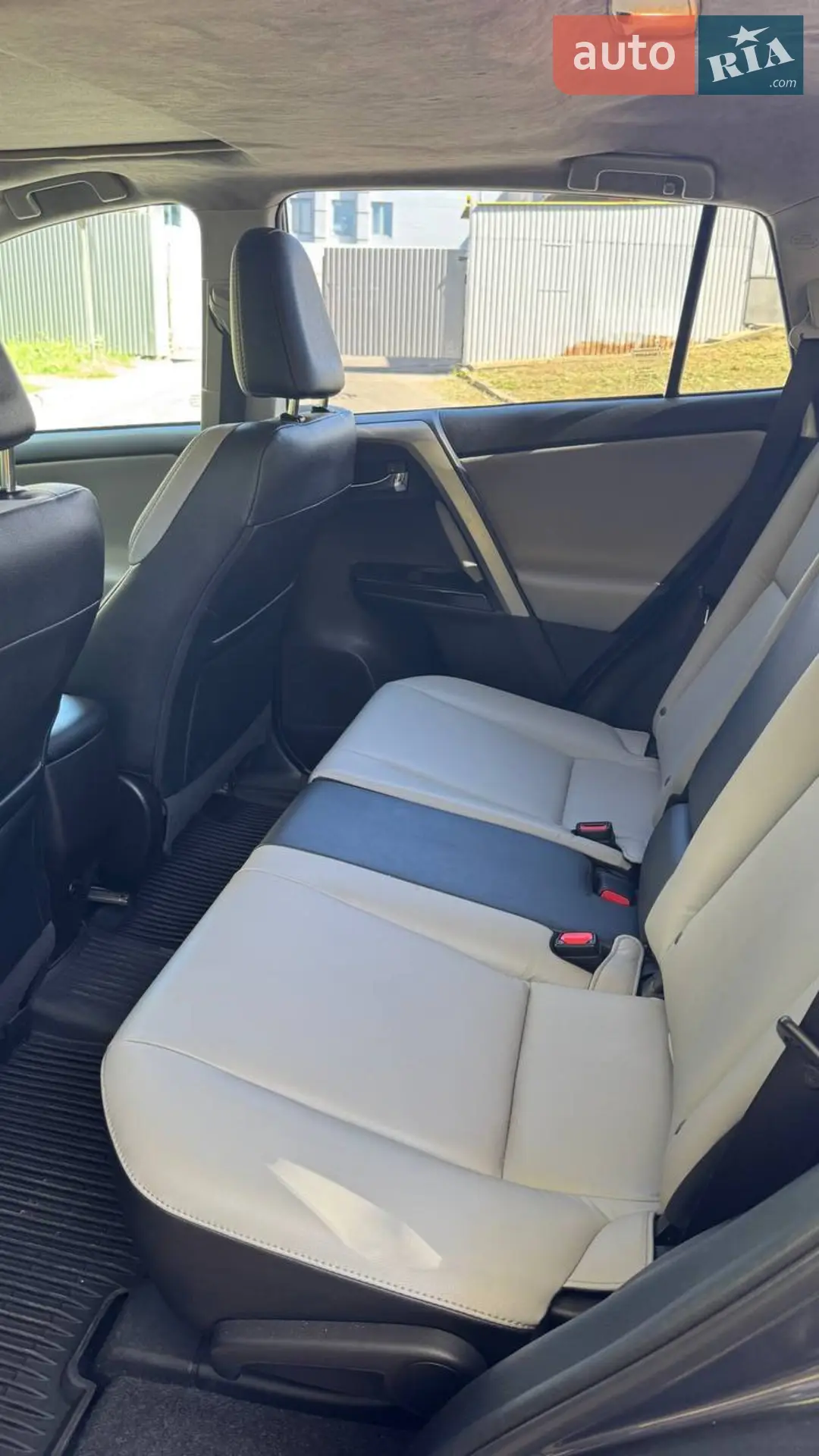 2017 Toyota RAV 4 - мініатюра 7