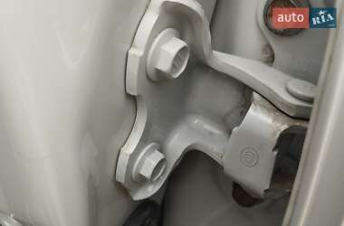 Внедорожник / Кроссовер Toyota RAV4 2013 в 