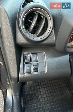 Внедорожник / Кроссовер Toyota RAV4 2008 в 