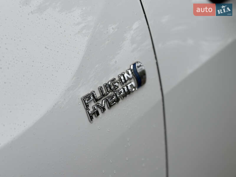 Внедорожник / Кроссовер Toyota RAV4 2021 в Киеве