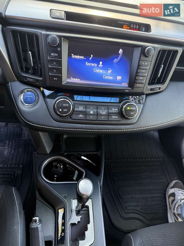 Позашляховик / Кросовер Toyota RAV4 2017 в Кам'янському