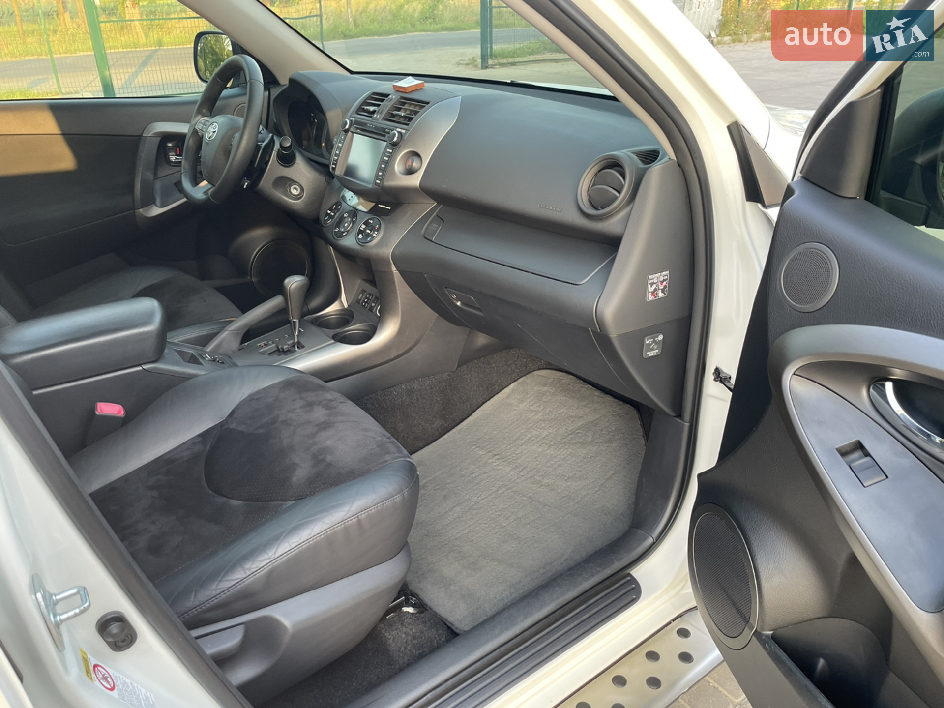 2011 Toyota RAV 4 - мініатюра 24