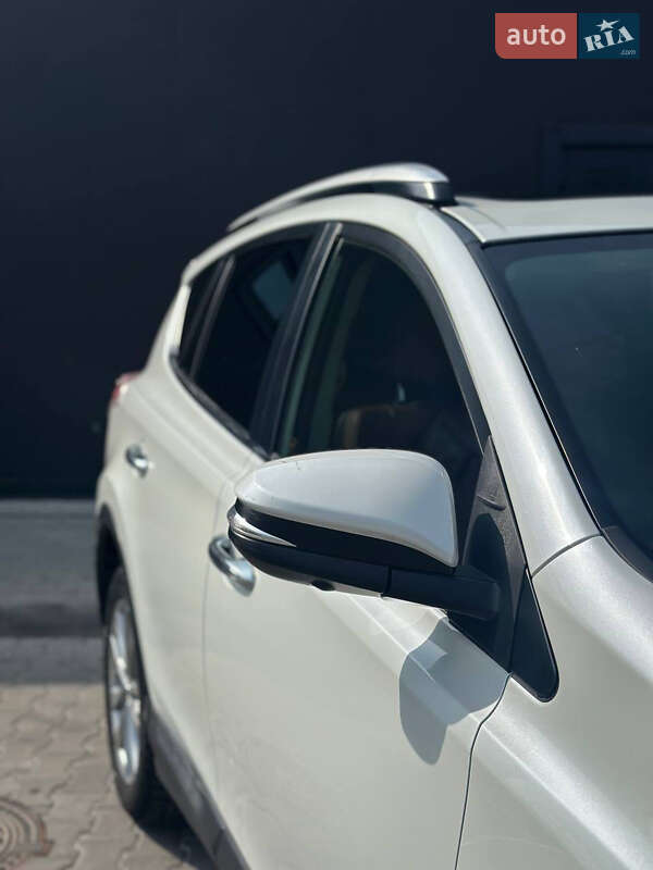 Внедорожник / Кроссовер Toyota RAV4 2016 в Одессе