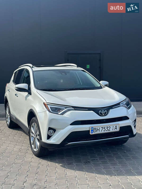 Внедорожник / Кроссовер Toyota RAV4 2016 в Одессе