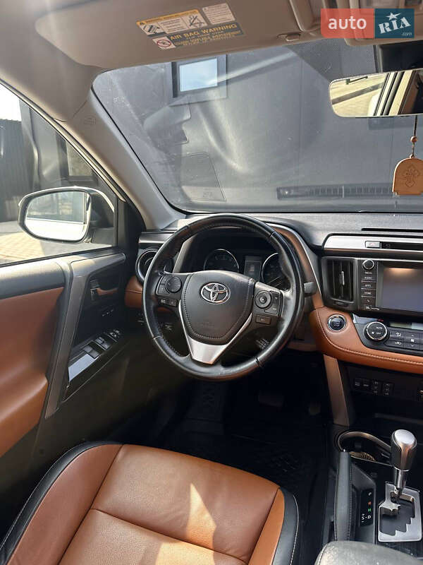 Внедорожник / Кроссовер Toyota RAV4 2016 в Одессе