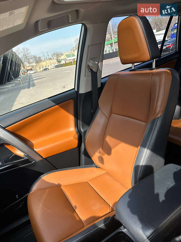 Внедорожник / Кроссовер Toyota RAV4 2016 в Одессе