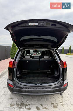 Внедорожник / Кроссовер Toyota RAV4 2013 в 