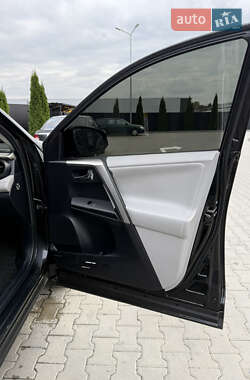 Внедорожник / Кроссовер Toyota RAV4 2013 в 