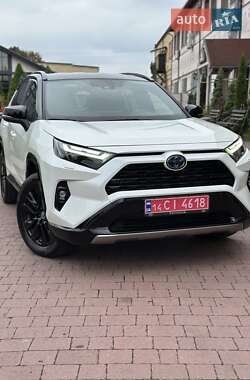 Внедорожник / Кроссовер Toyota RAV4 2022 в 
