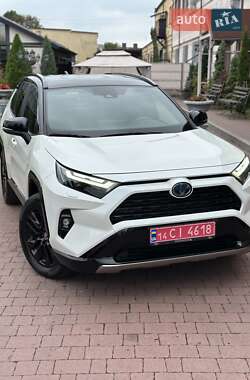Внедорожник / Кроссовер Toyota RAV4 2022 в 