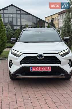Внедорожник / Кроссовер Toyota RAV4 2022 в 