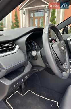 Внедорожник / Кроссовер Toyota RAV4 2022 в 