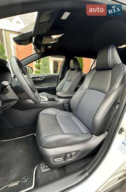 Внедорожник / Кроссовер Toyota RAV4 2022 в 