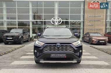 Внедорожник / Кроссовер Toyota RAV4 2020 в 