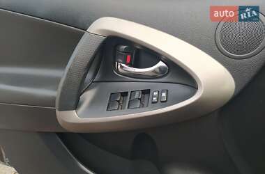 Внедорожник / Кроссовер Toyota RAV4 2007 в 
