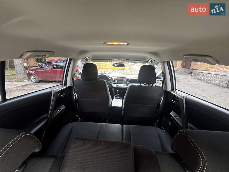 Позашляховик / Кросовер Toyota RAV4 2013 в Ромнах