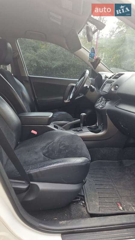 Позашляховик / Кросовер Toyota RAV4 2012 в Києві фото 8 Позашляховик / Кросовер Toyota RAV4 2012 в Києві
