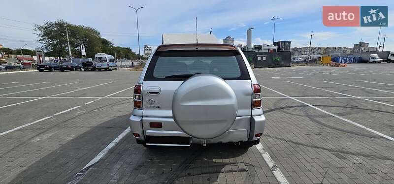Позашляховик / Кросовер Toyota RAV4 2004 в Одесі