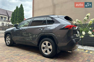 Внедорожник / Кроссовер Toyota RAV4 2021 в Тячеве