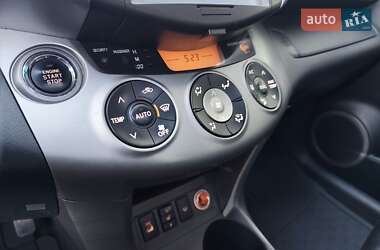Внедорожник / Кроссовер Toyota RAV4 2007 в 