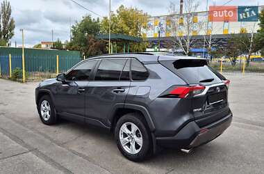 Внедорожник / Кроссовер Toyota RAV4 2021 в 