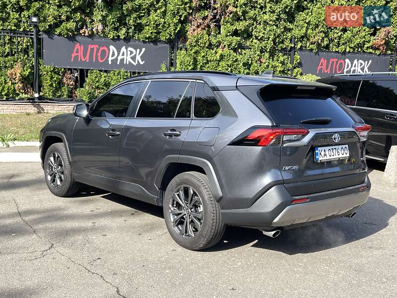 Позашляховик / Кросовер Toyota RAV4 2024 в Києві