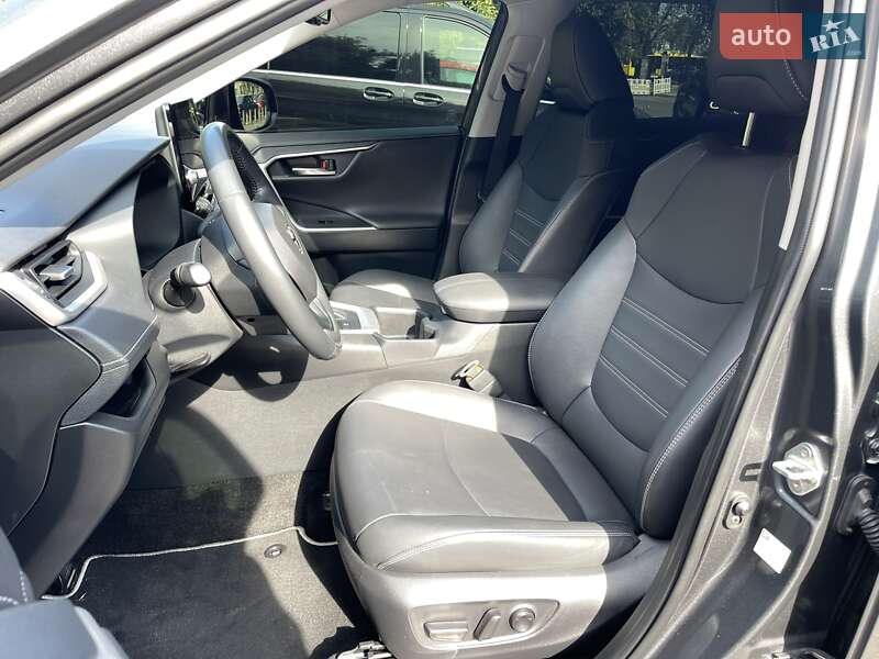 Позашляховик / Кросовер Toyota RAV4 2024 в Києві