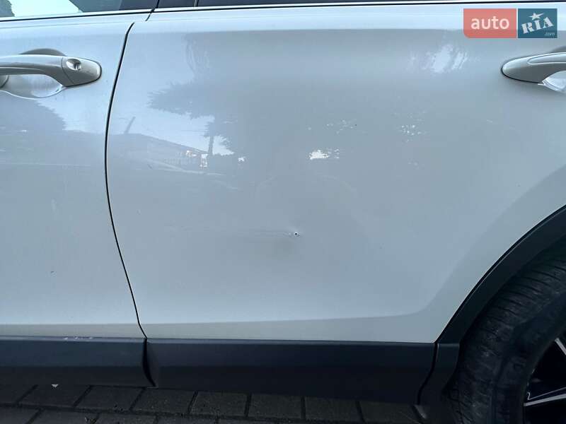 Позашляховик / Кросовер Toyota RAV4 2017 в Києві