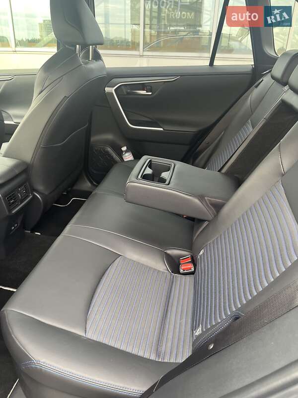 Внедорожник / Кроссовер Toyota RAV4 2024 в Киеве фото 13 Внедорожник / Кроссовер Toyota RAV4 2024 в Киеве