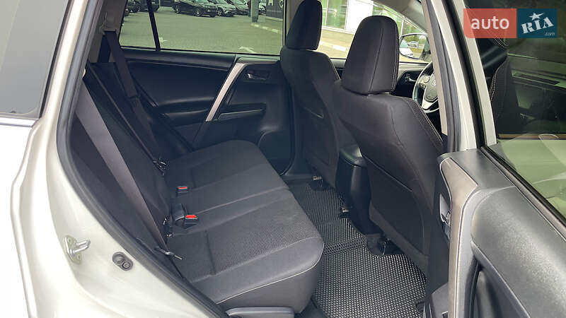 Внедорожник / Кроссовер Toyota RAV4 2018 в Запорожье фото 7 Внедорожник / Кроссовер Toyota RAV4 2018 в Запорожье