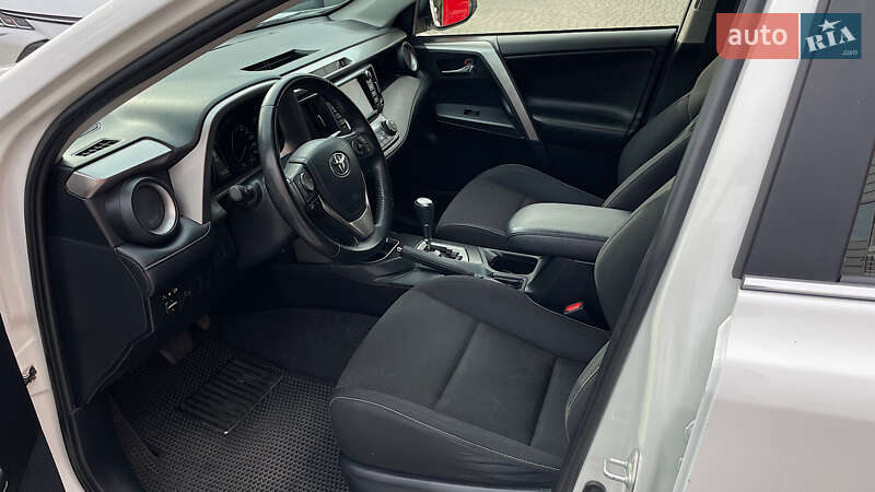 Внедорожник / Кроссовер Toyota RAV4 2018 в Запорожье фото 12 Внедорожник / Кроссовер Toyota RAV4 2018 в Запорожье