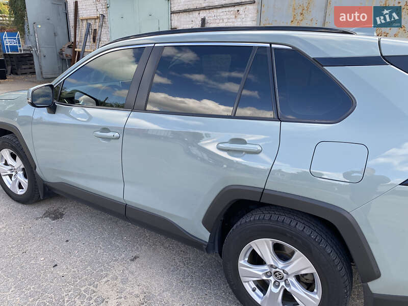 Позашляховик / Кросовер Toyota RAV4 2020 в Запоріжжі