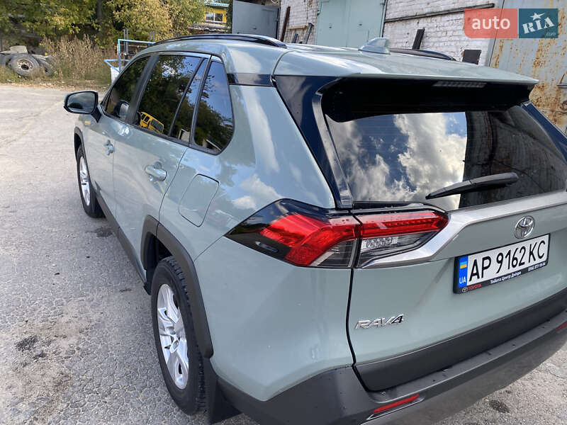 Позашляховик / Кросовер Toyota RAV4 2020 в Запоріжжі