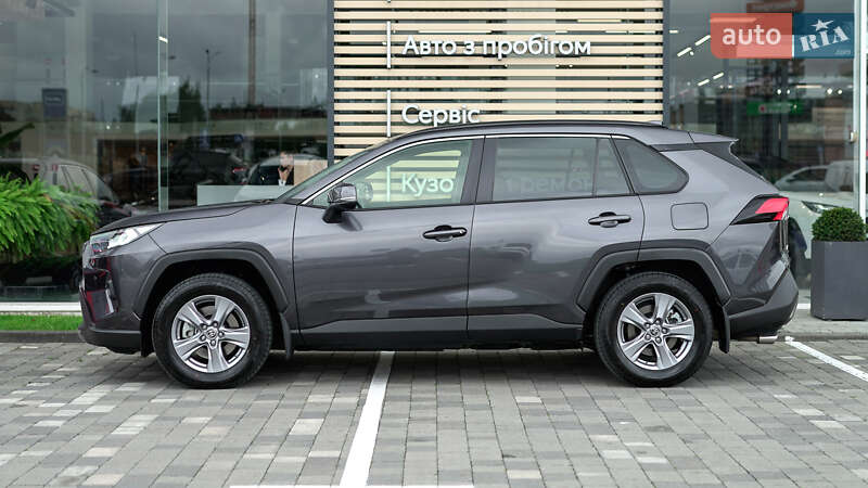 Внедорожник / Кроссовер Toyota RAV4 2024 в Львове