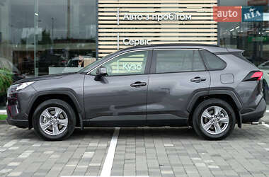 Внедорожник / Кроссовер Toyota RAV4 2024 в 
