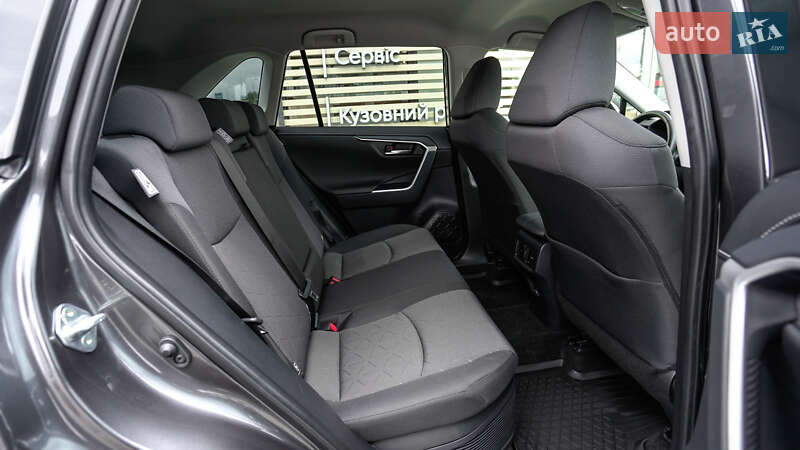 Внедорожник / Кроссовер Toyota RAV4 2024 в Львове