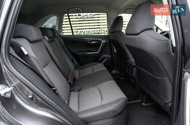 Внедорожник / Кроссовер Toyota RAV4 2024 в 