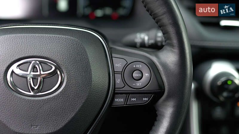 Внедорожник / Кроссовер Toyota RAV4 2024 в Львове
