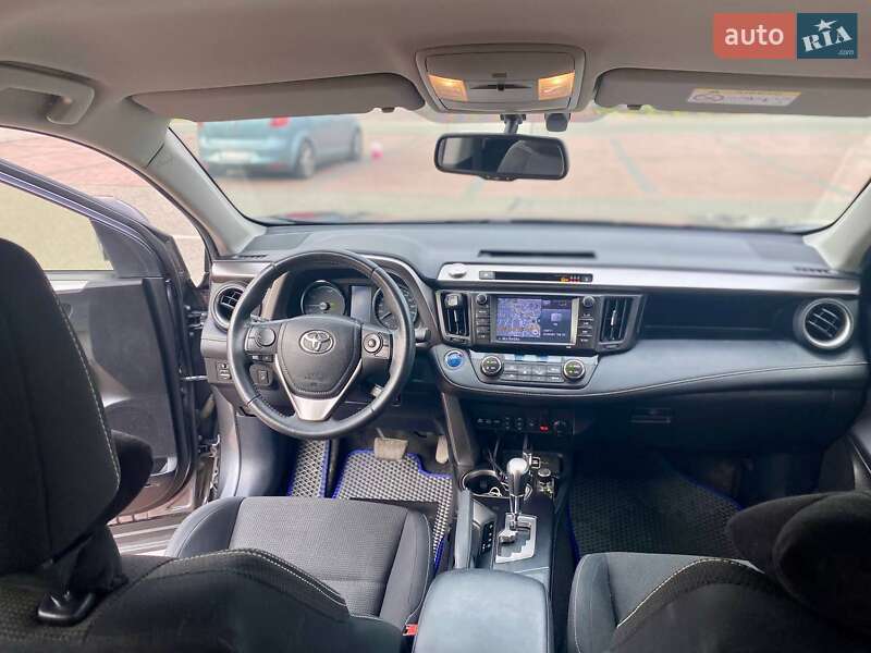 Внедорожник / Кроссовер Toyota RAV4 2018 в Виннице