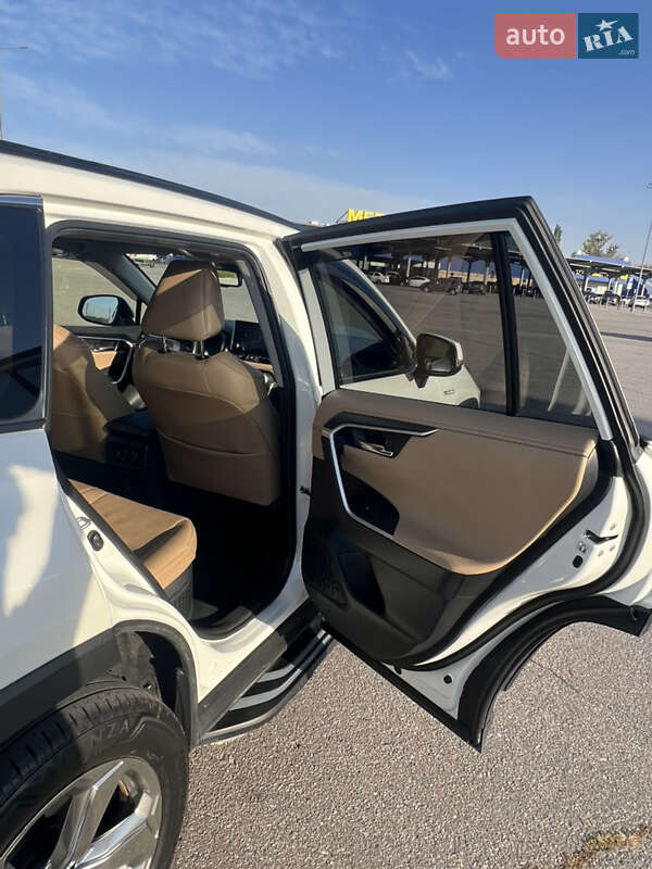 Позашляховик / Кросовер Toyota RAV4 2019 в Харкові фото 25 Позашляховик / Кросовер Toyota RAV4 2019 в Харкові