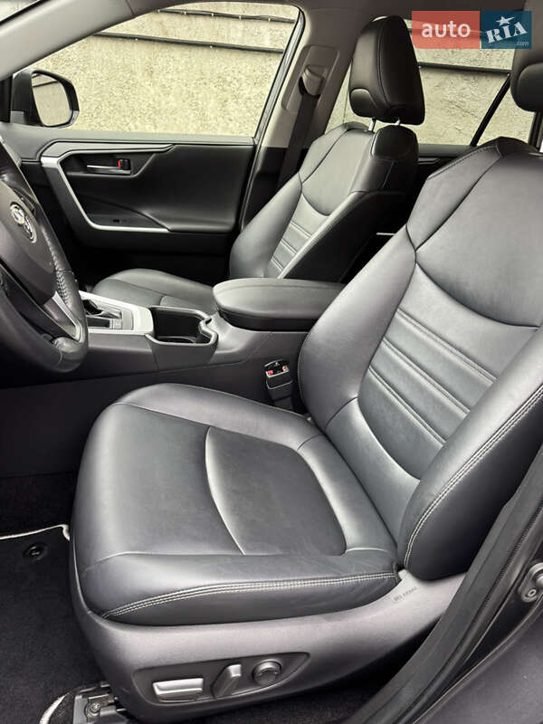 Позашляховик / Кросовер Toyota RAV4 2022 в Києві