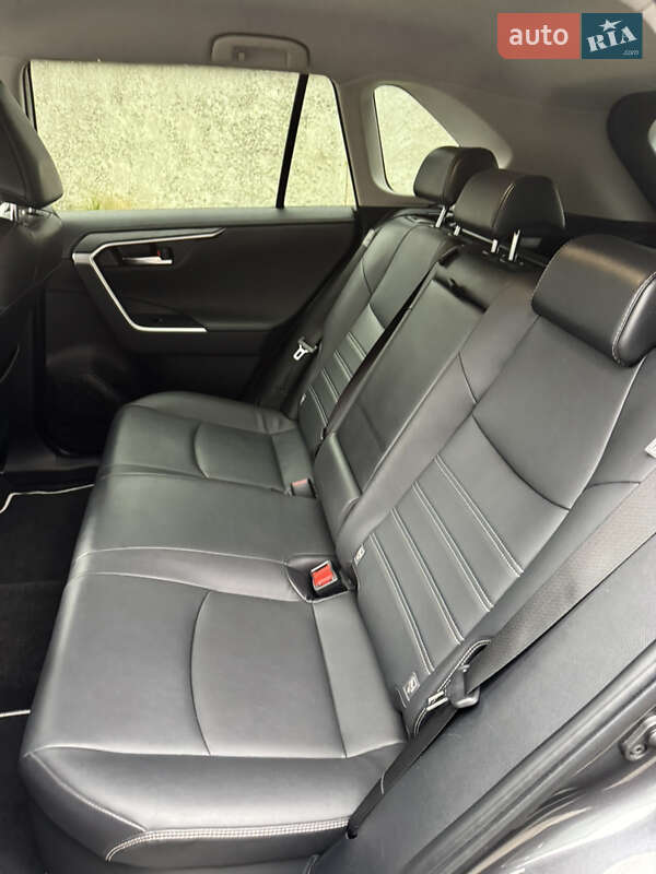 Позашляховик / Кросовер Toyota RAV4 2022 в Києві
