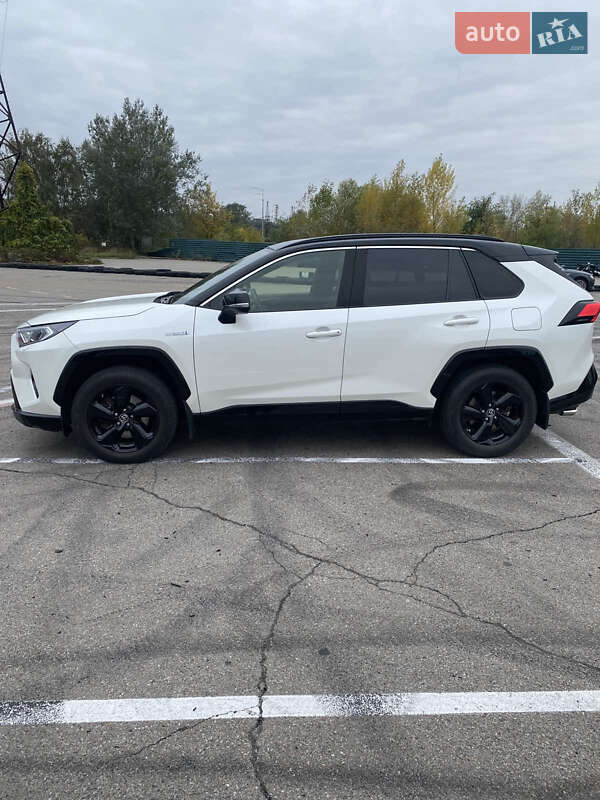 Внедорожник / Кроссовер Toyota RAV4 2019 в Киеве