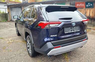 Внедорожник / Кроссовер Toyota RAV4 2023 в 