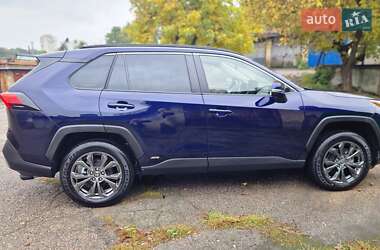 Внедорожник / Кроссовер Toyota RAV4 2023 в 