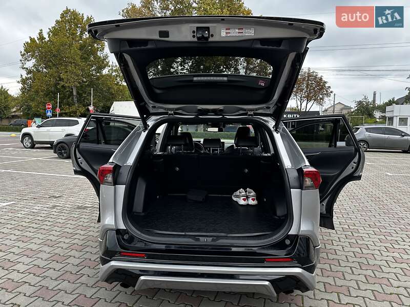 Позашляховик / Кросовер Toyota RAV4 2021 в Одесі